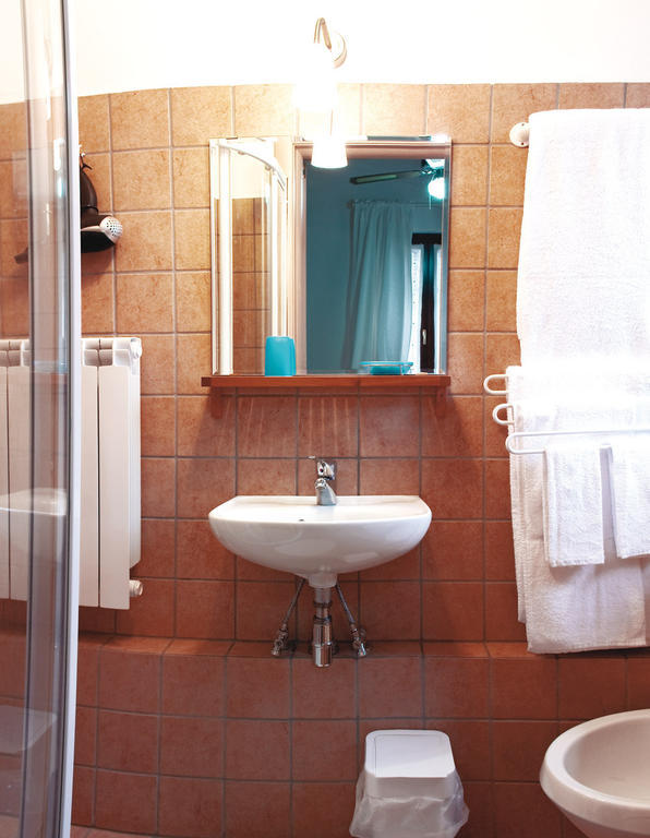 B&B Indipendenza Чивітанова-Марке Номер фото